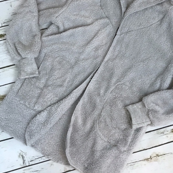 Plush Gray Fleece Hooded Cardigan with Pockets - Picture 6 of 11